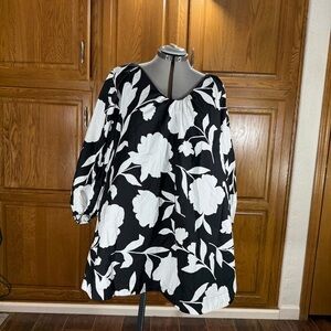 Kate Spade x Target Women’s Size Medium  Black White Floral Cotton Shift Dress